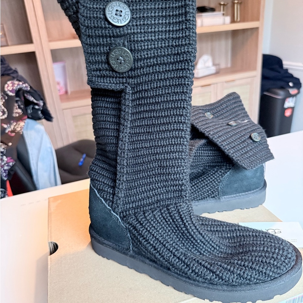 NIB UGG Classic Cardy Knit Button Boots – Black – Women’s Size 8 (Authentic) - Picture 10 of 10